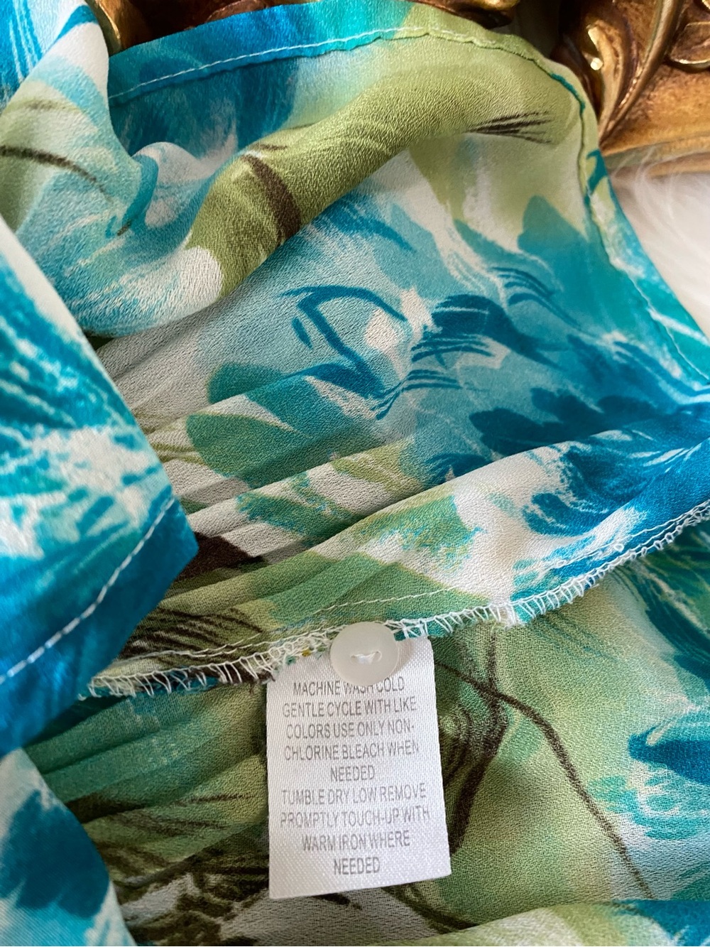 Allison Taylor Floral Ruched Vintage Sleeveless Top - Picture 10 of 10